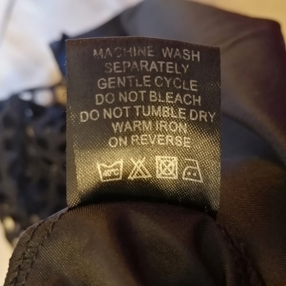 Elegant Black Lace Midi Skirt - Picture 12 of 12